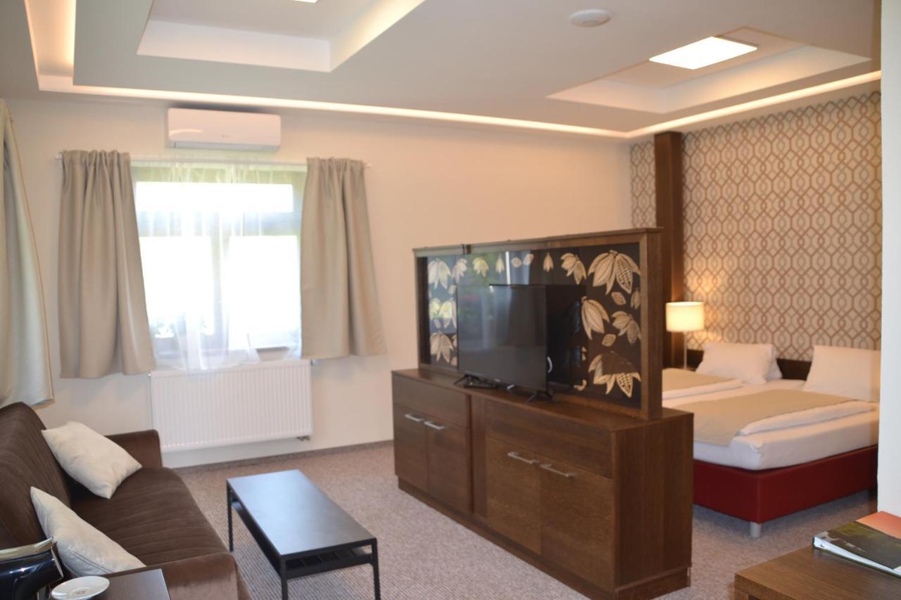 Wellness Hotel Svachovka Mirkovice Ngoại thất bức ảnh