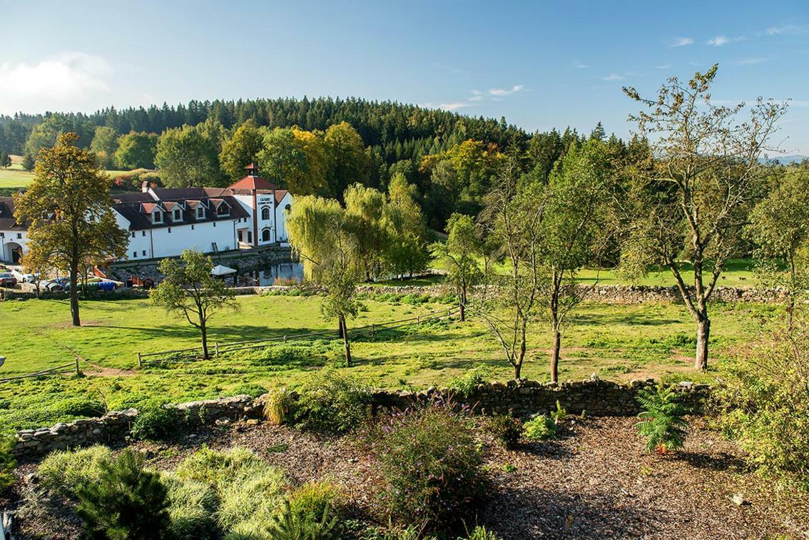 Wellness Hotel Svachovka Mirkovice Ngoại thất bức ảnh